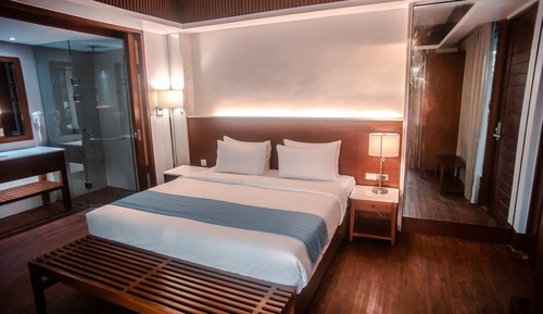 Sun Suite Room