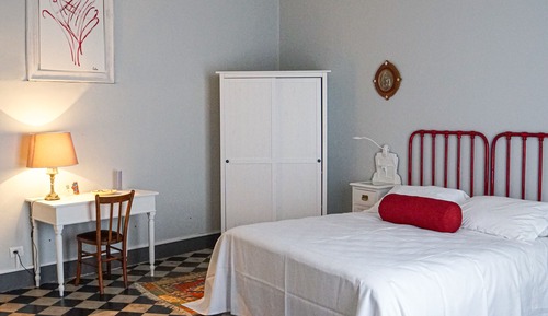 Habitación Deluxe, 1 cama de matrimonio grande, vistas a la ciudad, en una planta alta