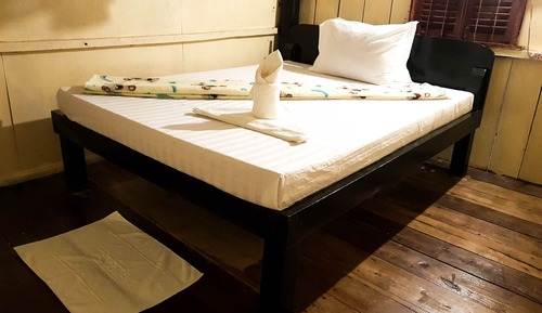 Habitación estándar doble, 1 cama de matrimonio grande, vistas al jardín