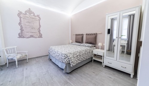 Habitación Deluxe con 1 cama doble o 2 individuales, vistas al patio (La stanza dell'editto)