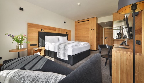 Habitación superior con 1 cama doble o 2 individuales