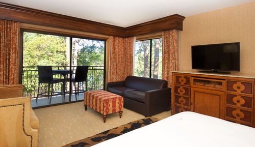 Suite, varias camas, balcón, junto al lago (Corner)