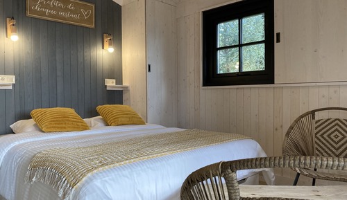 Cabaña romántica, 1 cama de matrimonio, bañera de hidromasaje (Cabane des Baies Sauvages)