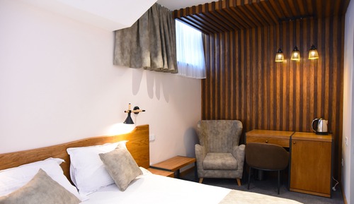 Habitación económica con 1 cama doble o 2 individuales