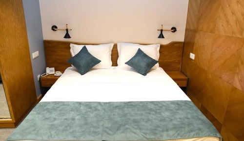 Habitación superior con 1 cama doble o 2 individuales