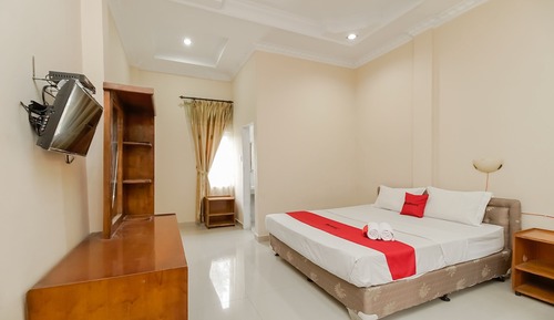 Habitación Deluxe (RedDoorz)