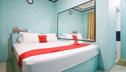 Habitación doble (RedDoorz)