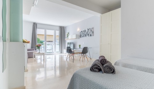 Bonito estudio con terraza