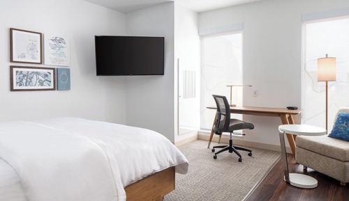 Habitación, 1 cama de matrimonio grande, no fumadores (Mobility/Hearing Access, Roll-in Shwr)