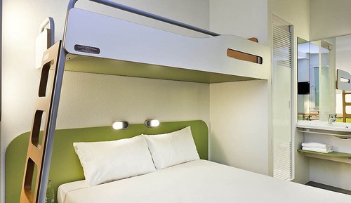 Habitación doble, varias camas