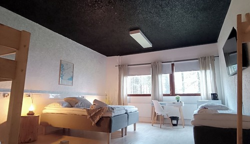 Habitación familiar, baño compartido, junto al lago