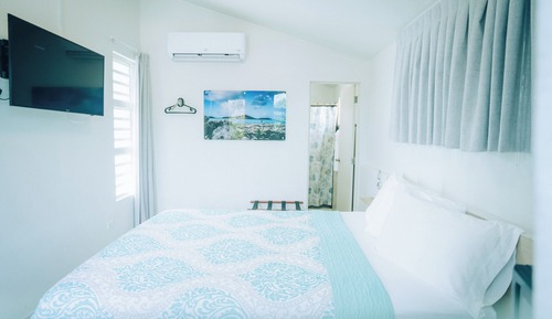 Habitación Confort doble, vistas parciales al mar
