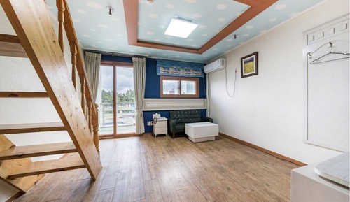 Dúplex familiar, vistas al mar