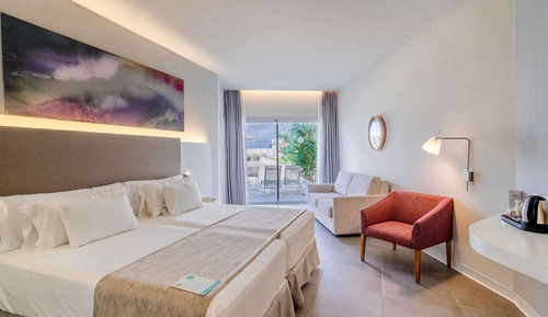 Habitación Deluxe (Side Sea View)