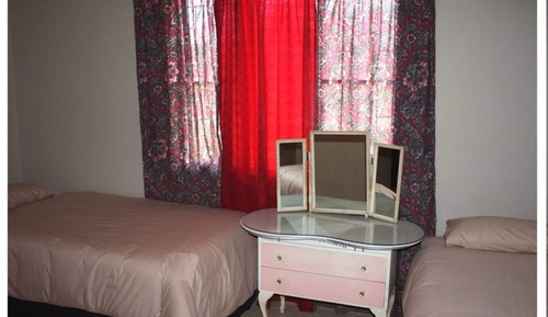 Dormitorio compartido, 1 habitación, patio, vistas al jardín