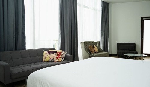 Suite panorámica, 1 cama de matrimonio grande, balcón, con vistas (Urban)