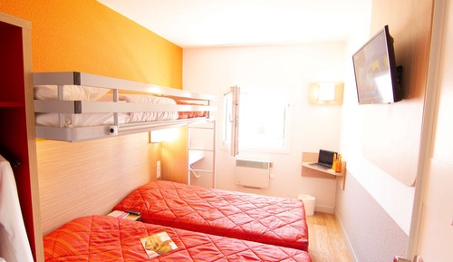 Habitación estándar, 3 camas individuales (Shared Bathroom)
