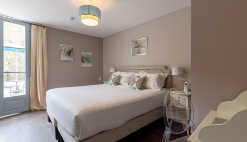 Habitación Confort con 1 cama doble o 2 individuales