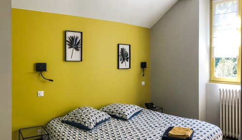 Habitación superior con 1 cama doble o 2 individuales, baño privado, vistas a la montaña (3 étoiles)