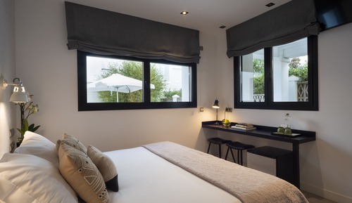 Habitación con 1 cama doble o 2 individuales, baño privado (3-4)