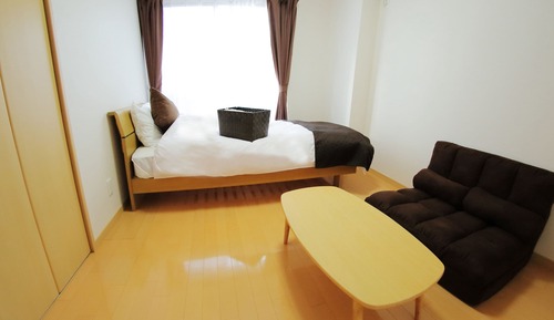 Habitación triple, baño compartido (Single Bed B)