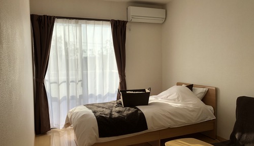 Habitación triple, baño compartido (Single Bed C)