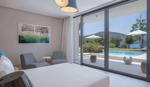 Suite presidencial, acceso a la piscina (Aegean)