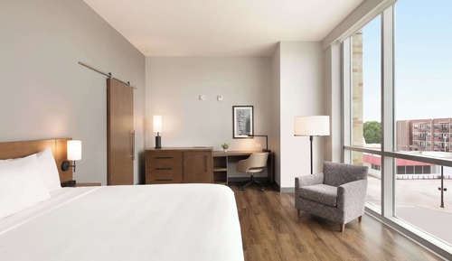 Suite, 1 cama de matrimonio grande con sofá cama, accesible para personas con discapacidad (Shower)