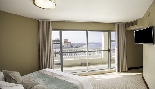 Ático, 3 habitaciones, balcón, vistas al mar