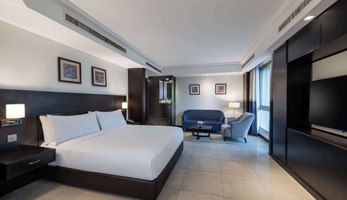 King Deluxe Corner Room with City View