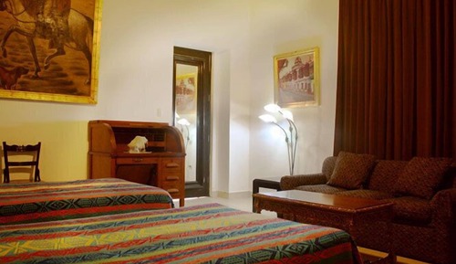 Habitación estándar con 1 cama doble o 2 individuales