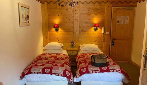 Habitación estándar con 2 camas individuales
