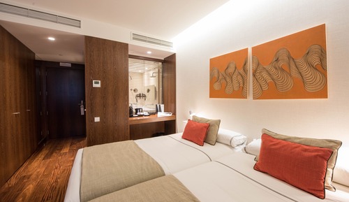 Habitación superior con 1 cama doble o 2 individuales