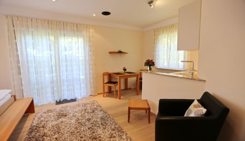 Estudio Deluxe, 1 habitación, cocina básica, en la zona del jardín