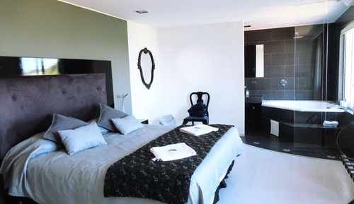 Habitación superior, 1 cama de matrimonio grande, bañera de hidromasaje, vistas al mar