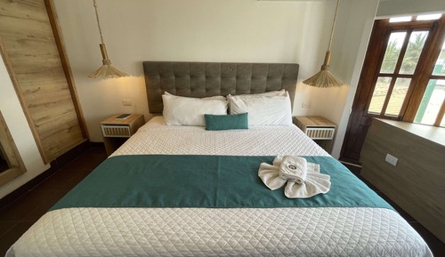 Habitación romántica doble, 1 cama de matrimonio grande, baño privado