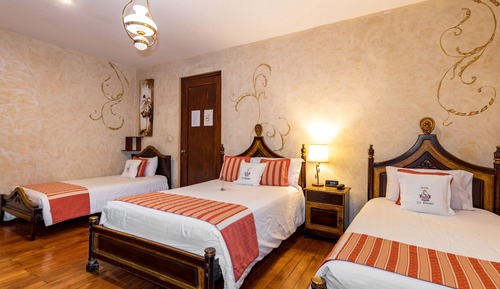 Habitación triple, balcón