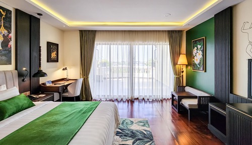 Suite junior (Free One Time Sunset Cocktail Set)