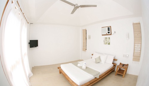Habitación Deluxe, 1 cama doble, vistas a la piscina, frente a la playa