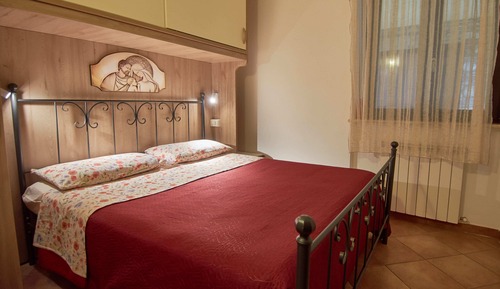Apartamento tradicional, 2 habitaciones, cocina, vistas al jardín