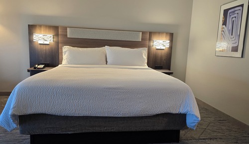 Suite, 1 cama de matrimonio grande con sofá cama, bañera accesible (Accessible Tub)