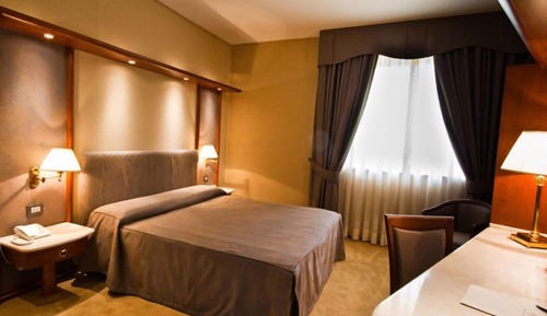 Habitación estándar con 1 cama doble o 2 individuales, 1 cama doble