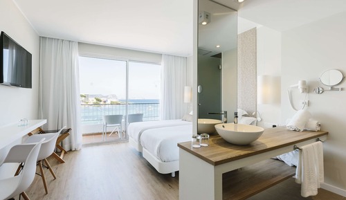 Habitación doble superior de uso individual, balcón, vistas al mar