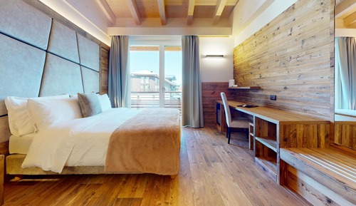 Junior Luxury Suite
