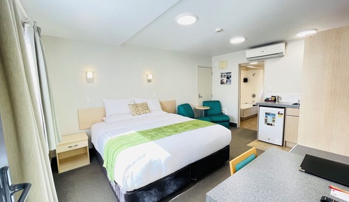 Estudio ejecutivo, 1 cama de matrimonio grande