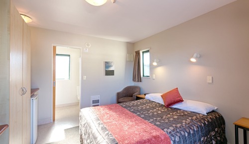 Estudio básico, 1 cama de matrimonio