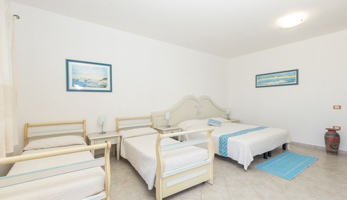 Habitación familiar, en la zona del jardín