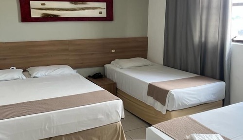 Habitación cuádruple estándar (1CSL + 2 SOLT)