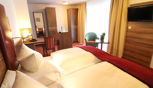 Habitación superior con 1 cama doble o 2 individuales, 1 cama de matrimonio grande