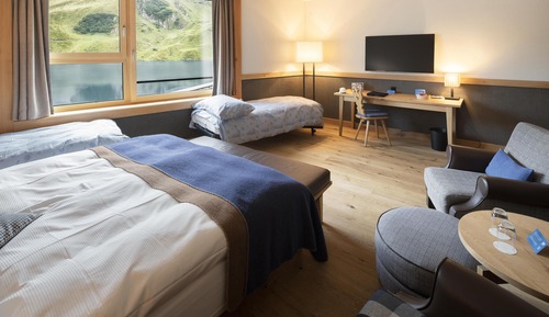 Habitación superior, vistas al lago (Superior Lake View Room)